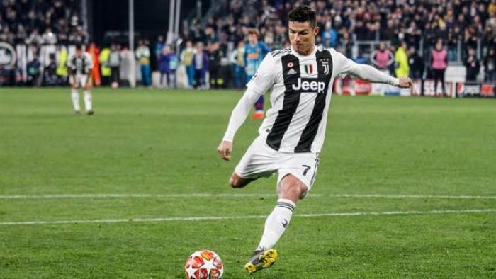 Teknik Menendang Bola Yang Benar Dalam Sepak Bola