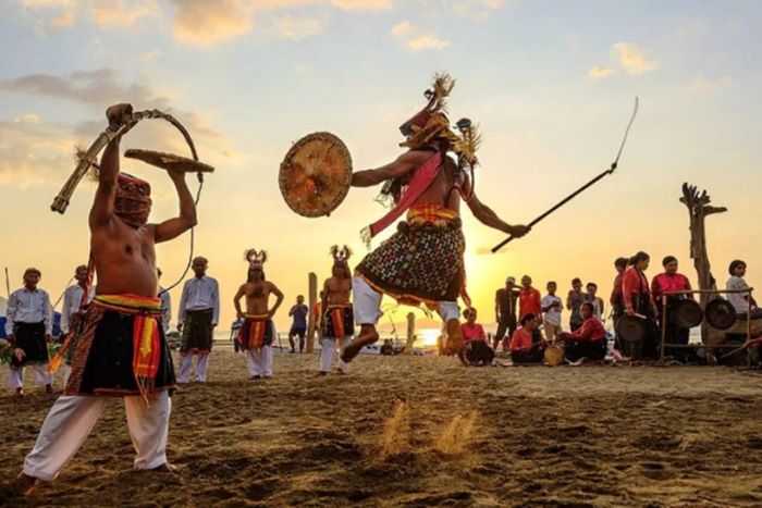 Pesona Tradisi Nusantara Yang Penuh Makna