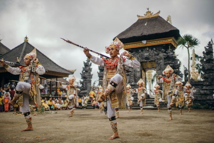 Warisan Budaya Lokal Yang Terus Dikenalkan
